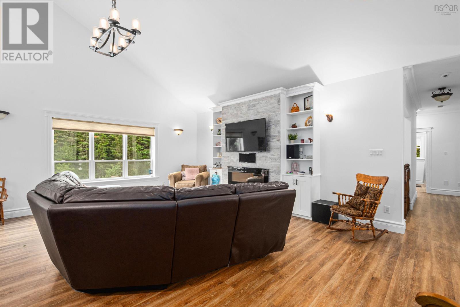170 Magnate Court Property Photo 4