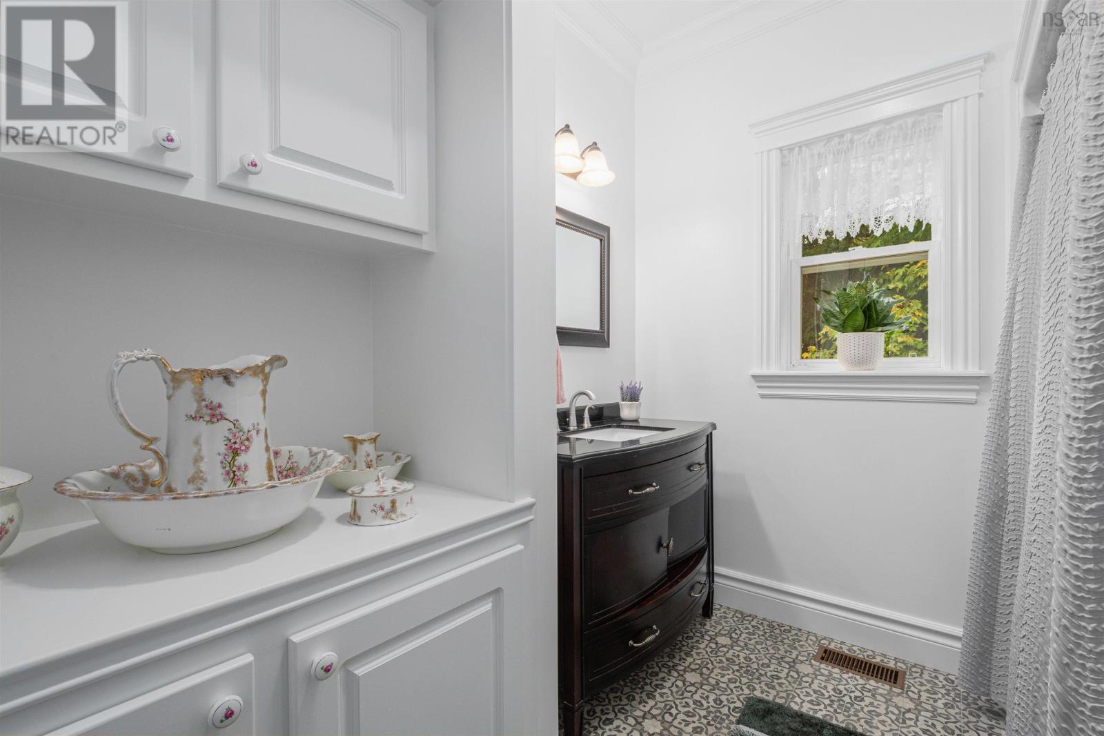 170 Magnate Court Property Photo 17