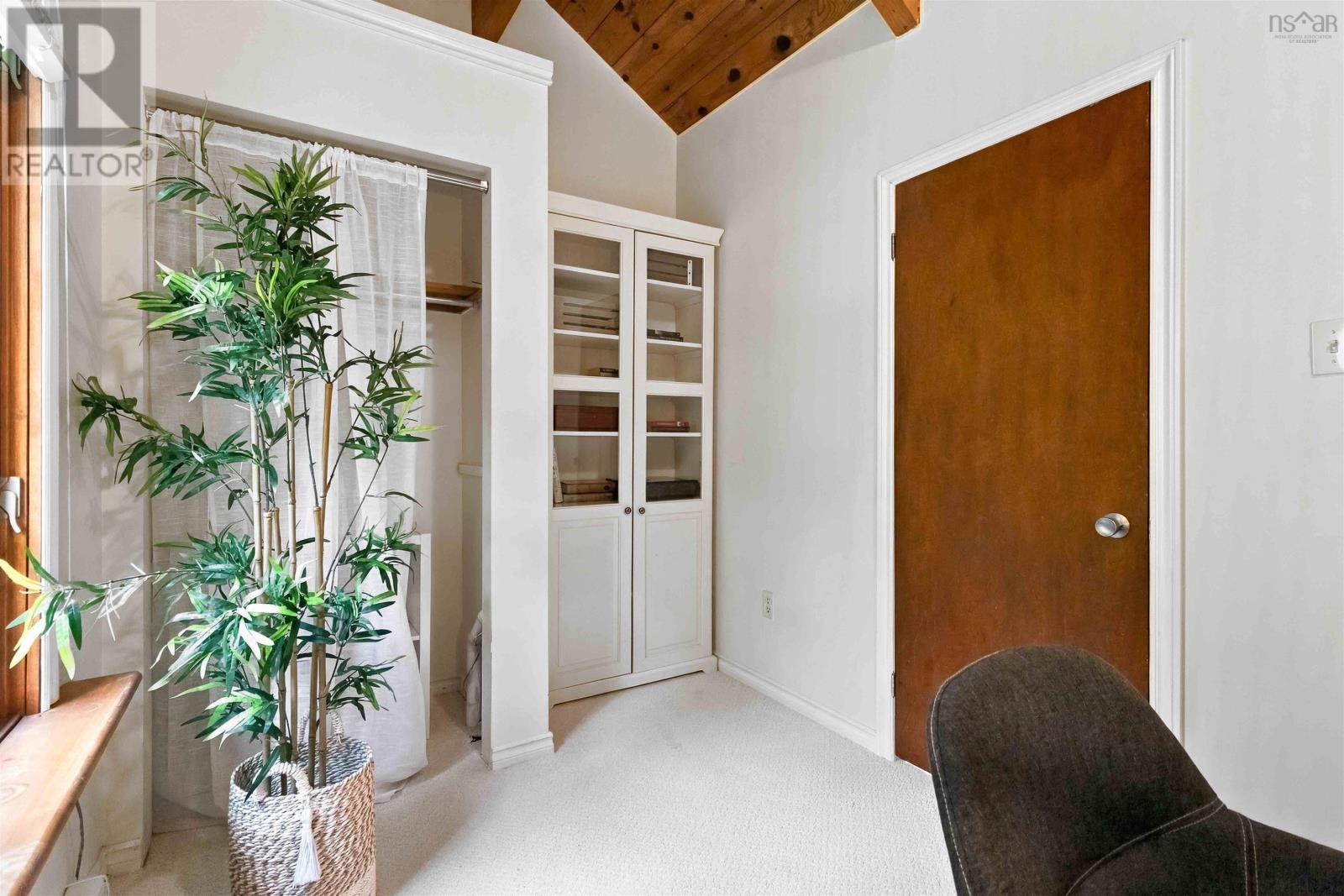 4 Lynn Road Property Photo 26