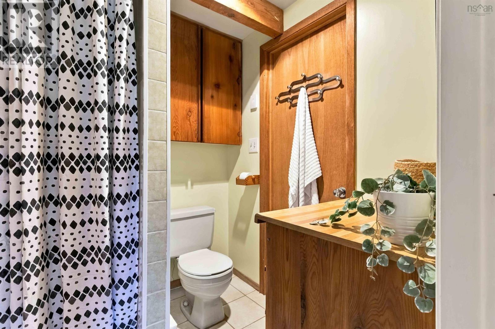 4 Lynn Road Property Photo 33