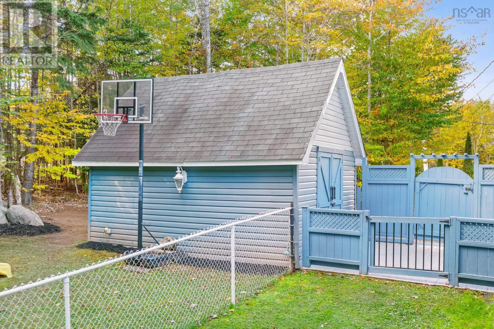 609/611 Gatehouse Run Property Photo 44