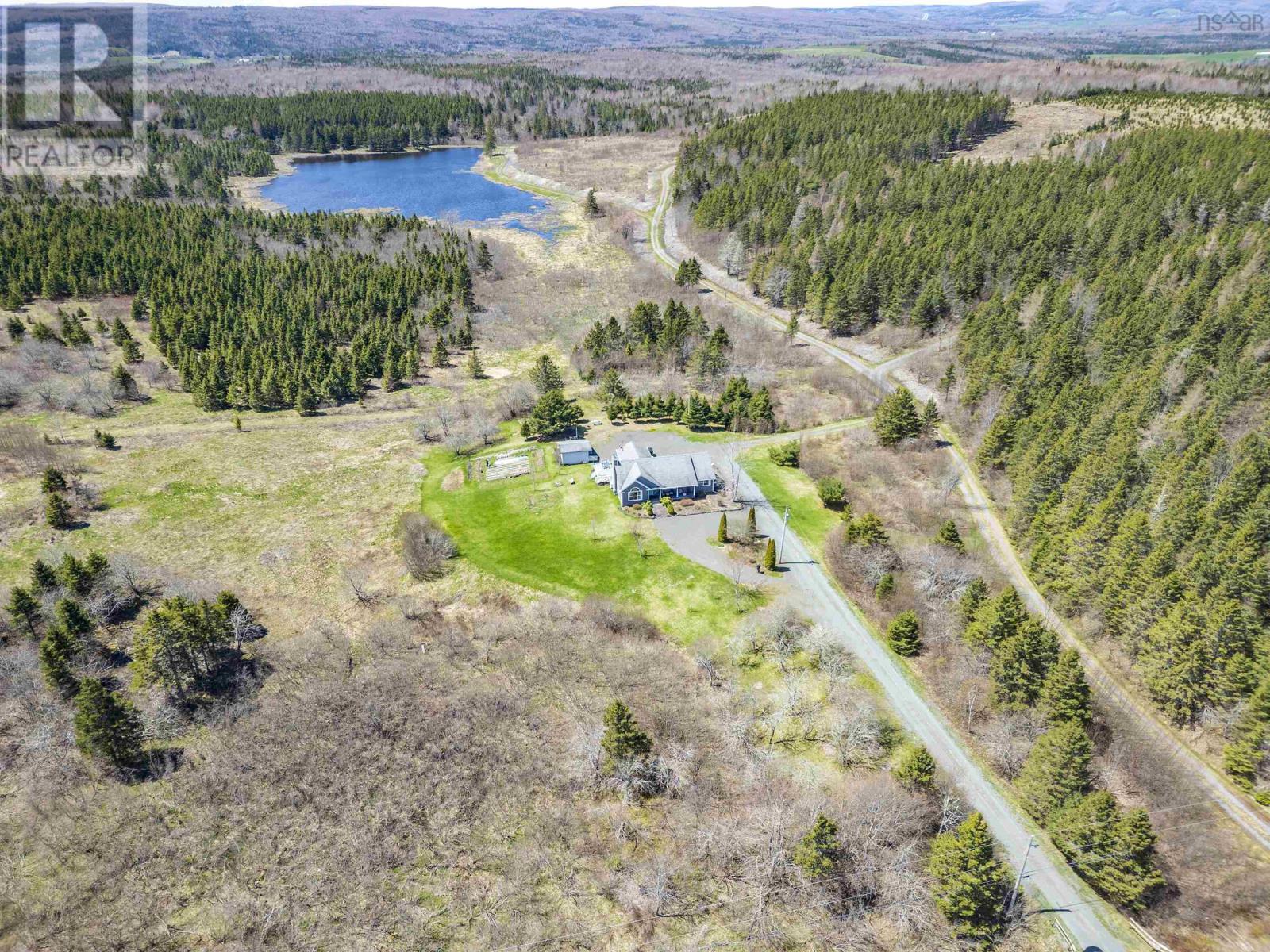 2897 Highway#7 Property Photo 4