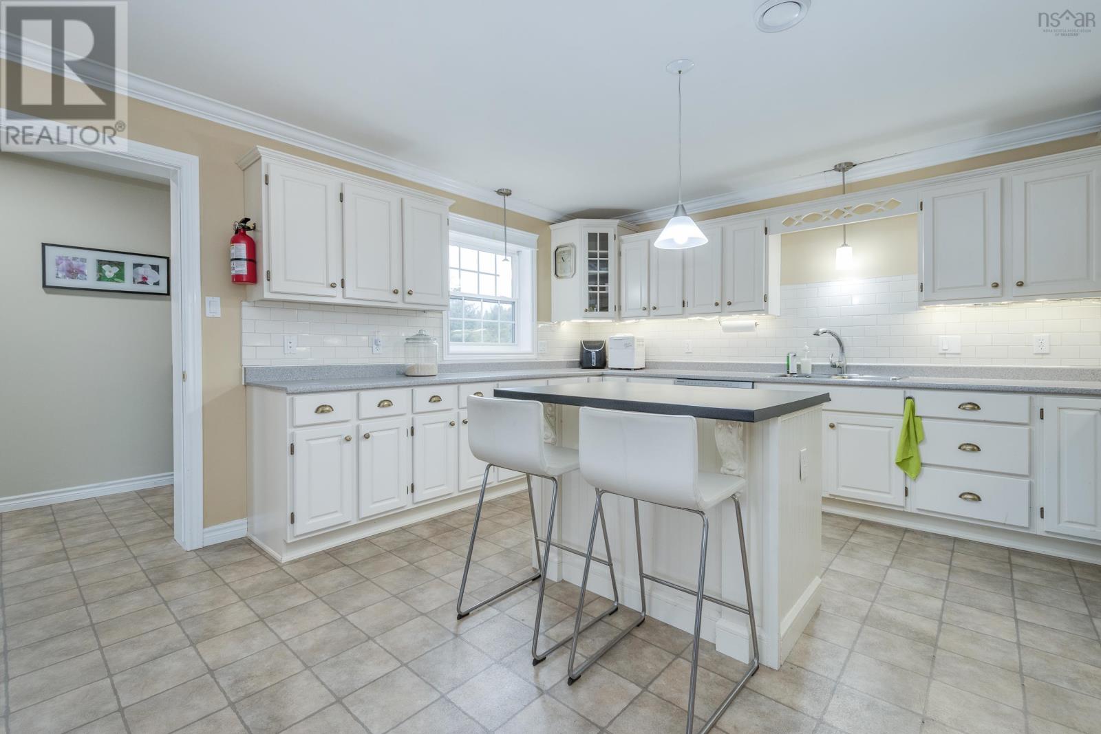 2897 Highway#7 Property Photo 15