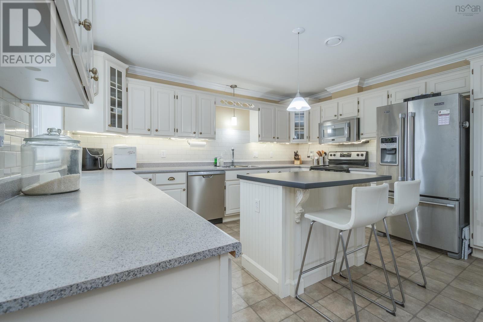 2897 Highway#7 Property Photo 16