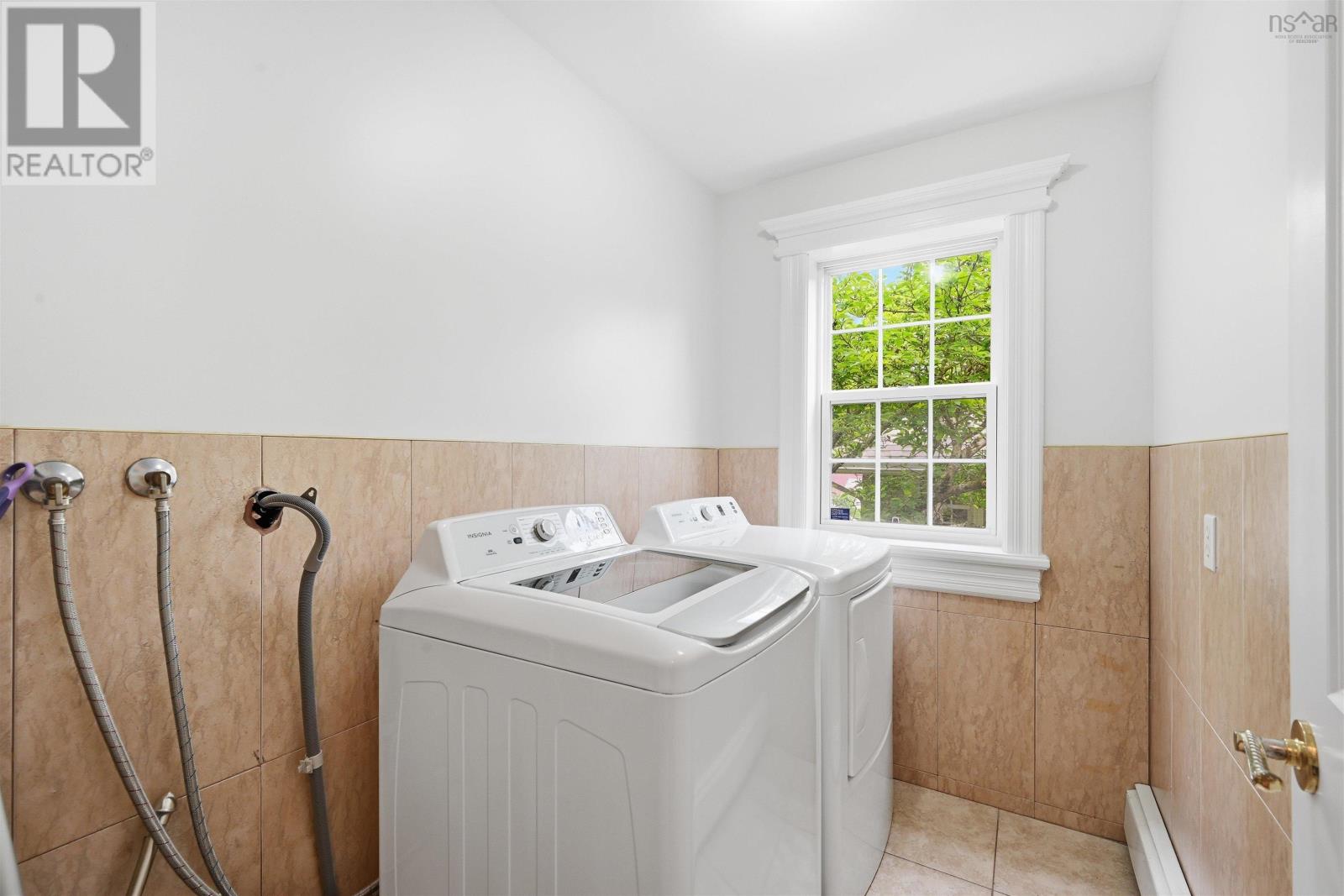 5743 Southwood Drive Property Photo 10