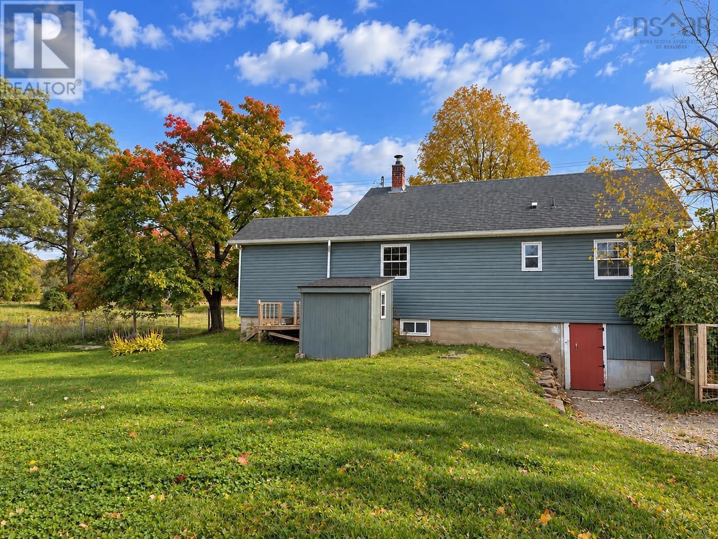 149 Windsor Back Road Property Photo 8