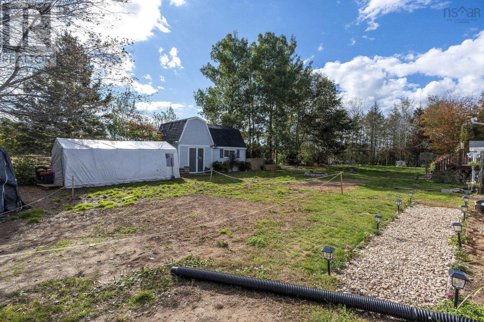 1019 English Mountain Road Property Photo 3