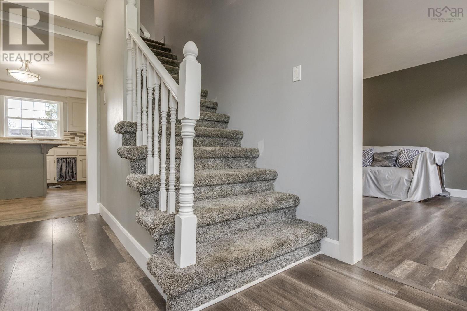 1019 English Mountain Road Property Photo 9