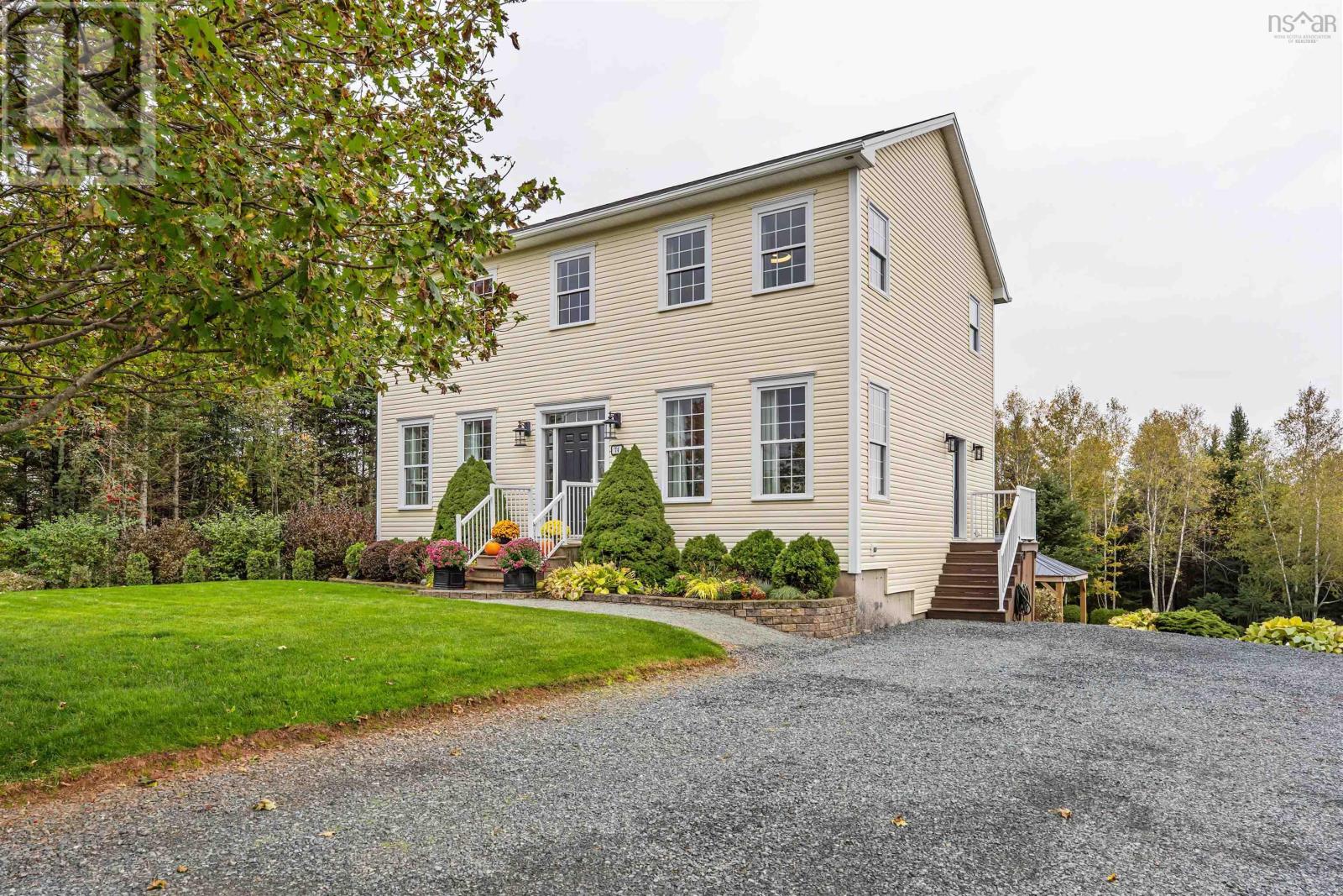 74 Bonavista Avenue Property Photo 3