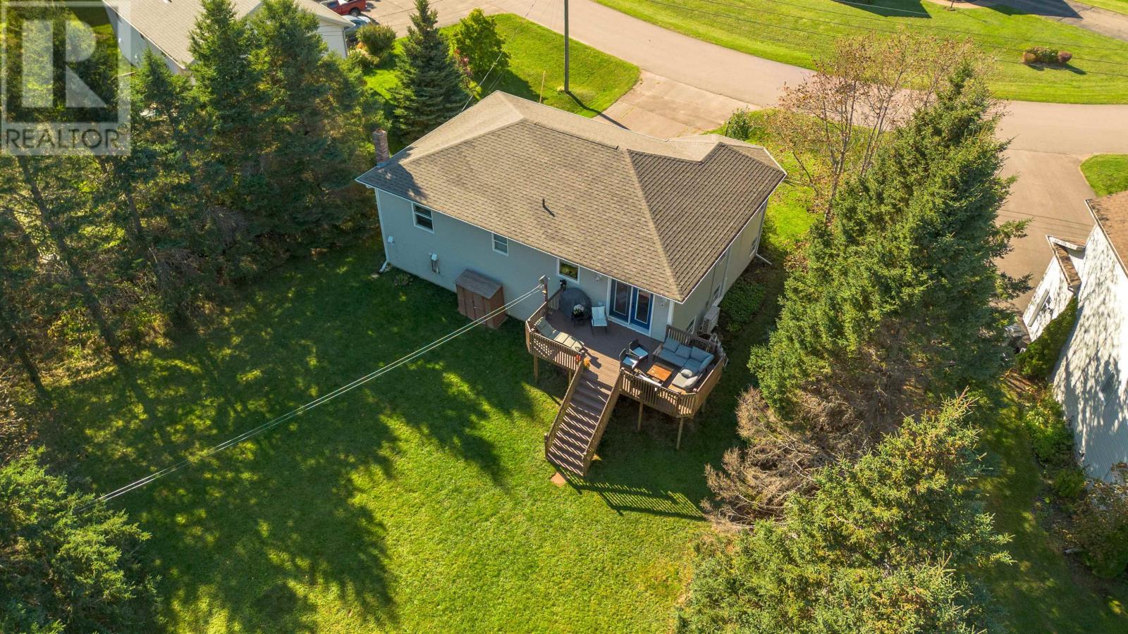 124 Greensview Drive Property Photo 4