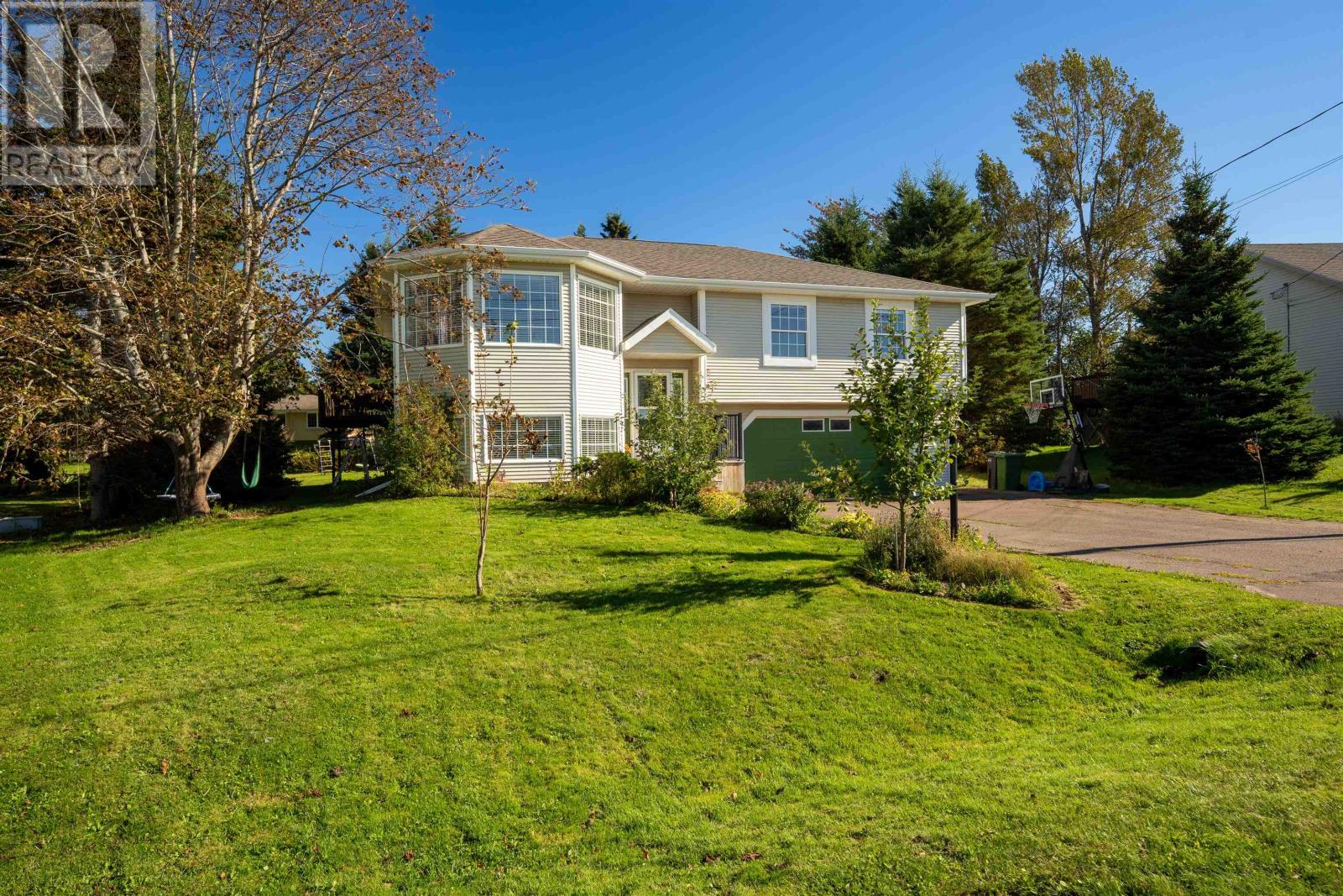 124 Greensview Drive Property Photo 5