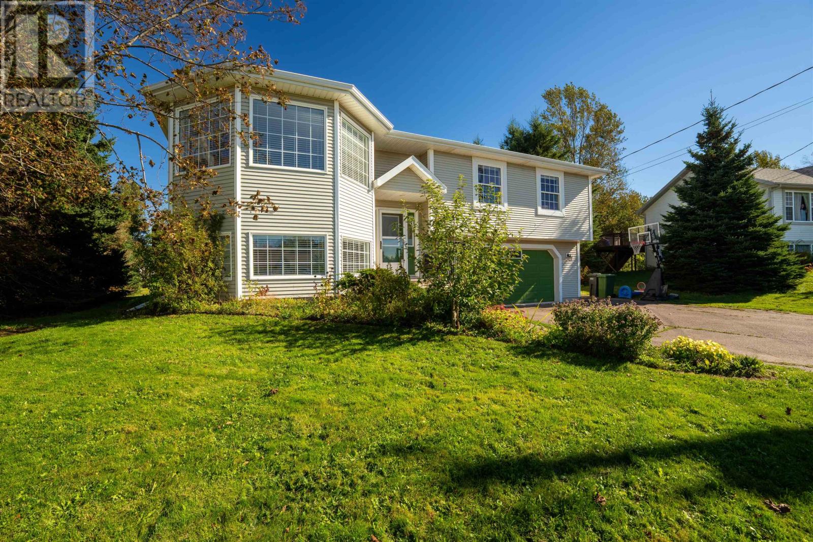 124 Greensview Drive Property Photo 6