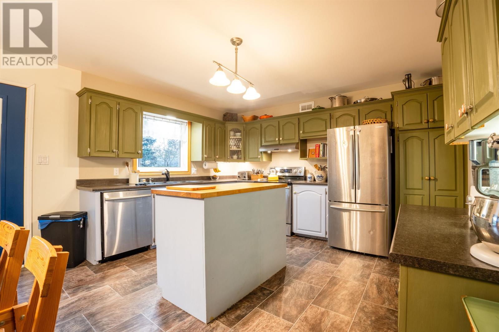 124 Greensview Drive Property Photo 15