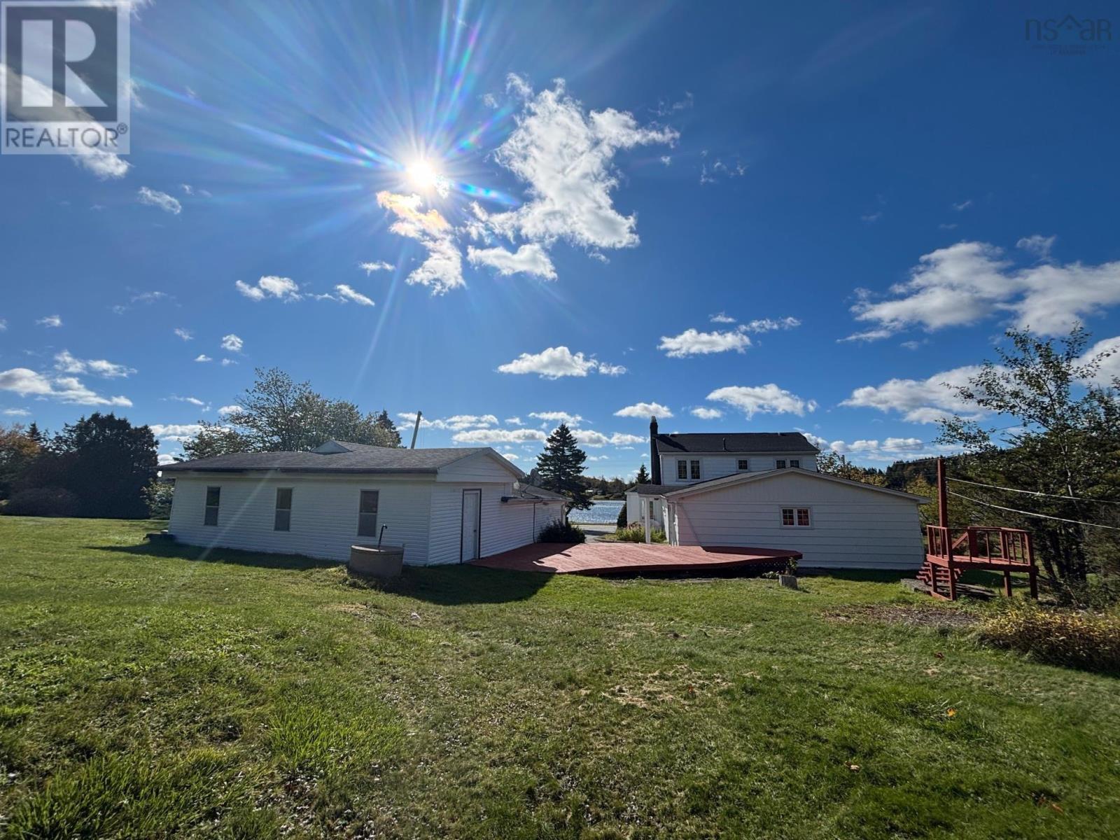 18467 Highway 7 Property Photo 2