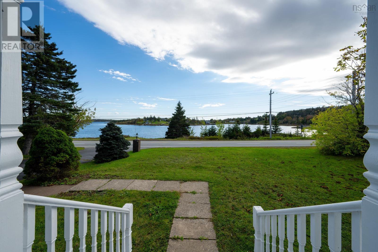18467 Highway 7 Property Photo 7
