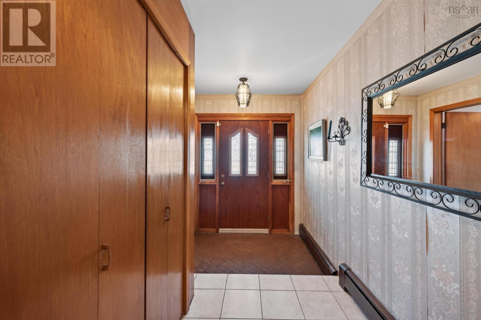 18467 Highway 7 Property Photo 10