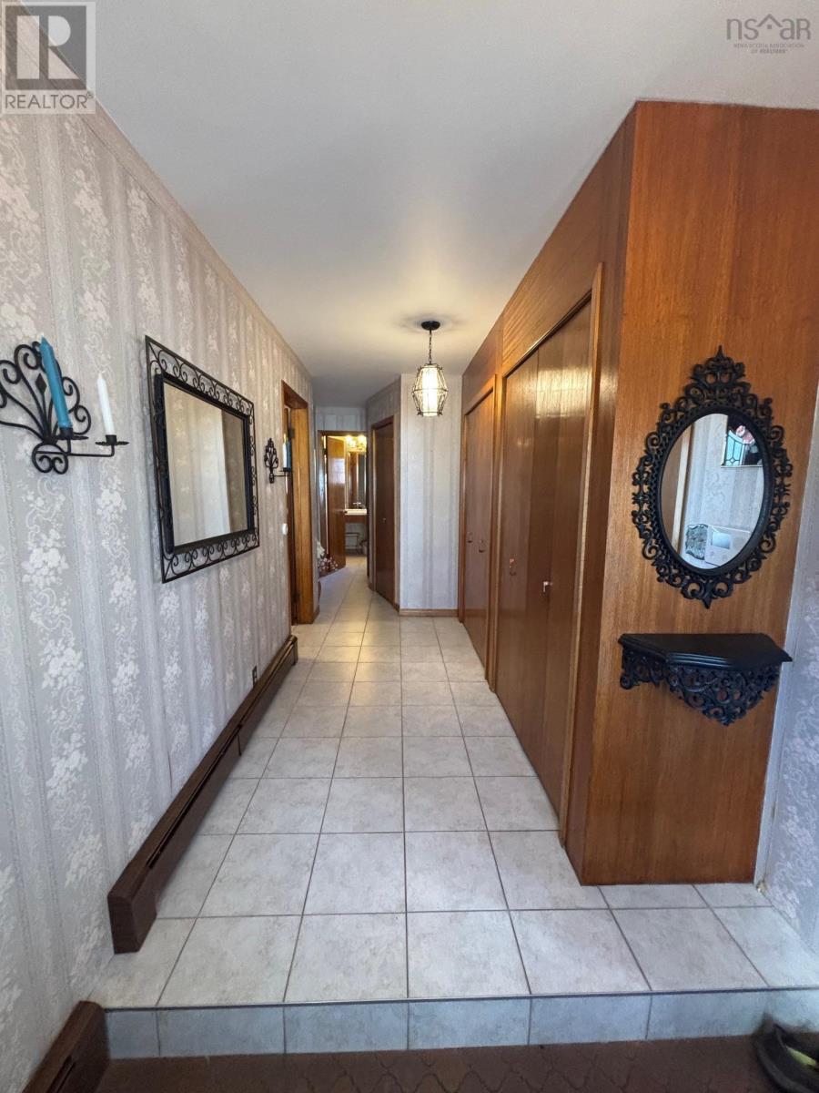 18467 Highway 7 Property Photo 11