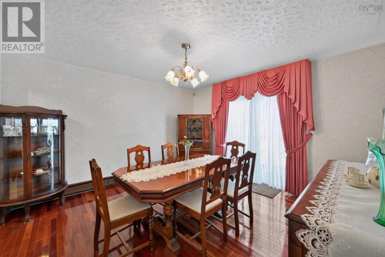 18467 Highway 7 Property Photo 16