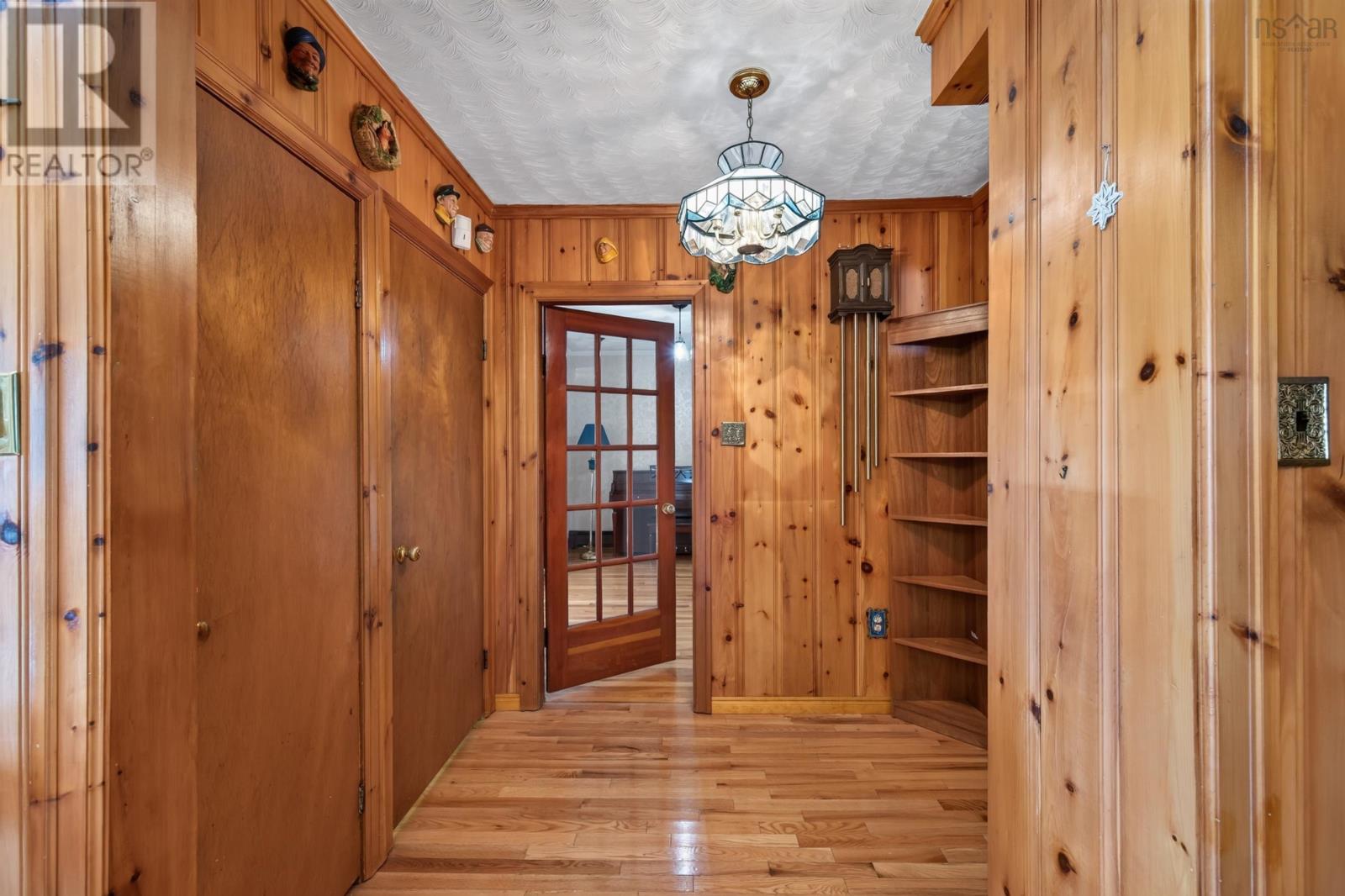 18467 Highway 7 Property Photo 21
