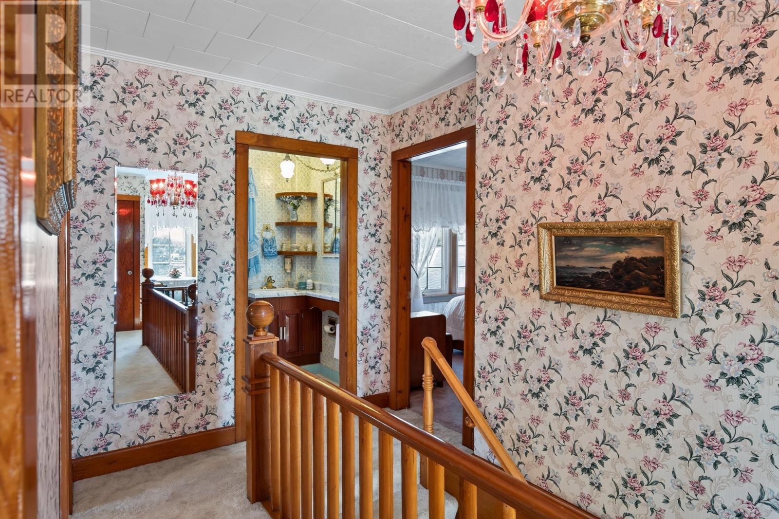 18467 Highway 7 Property Photo 28
