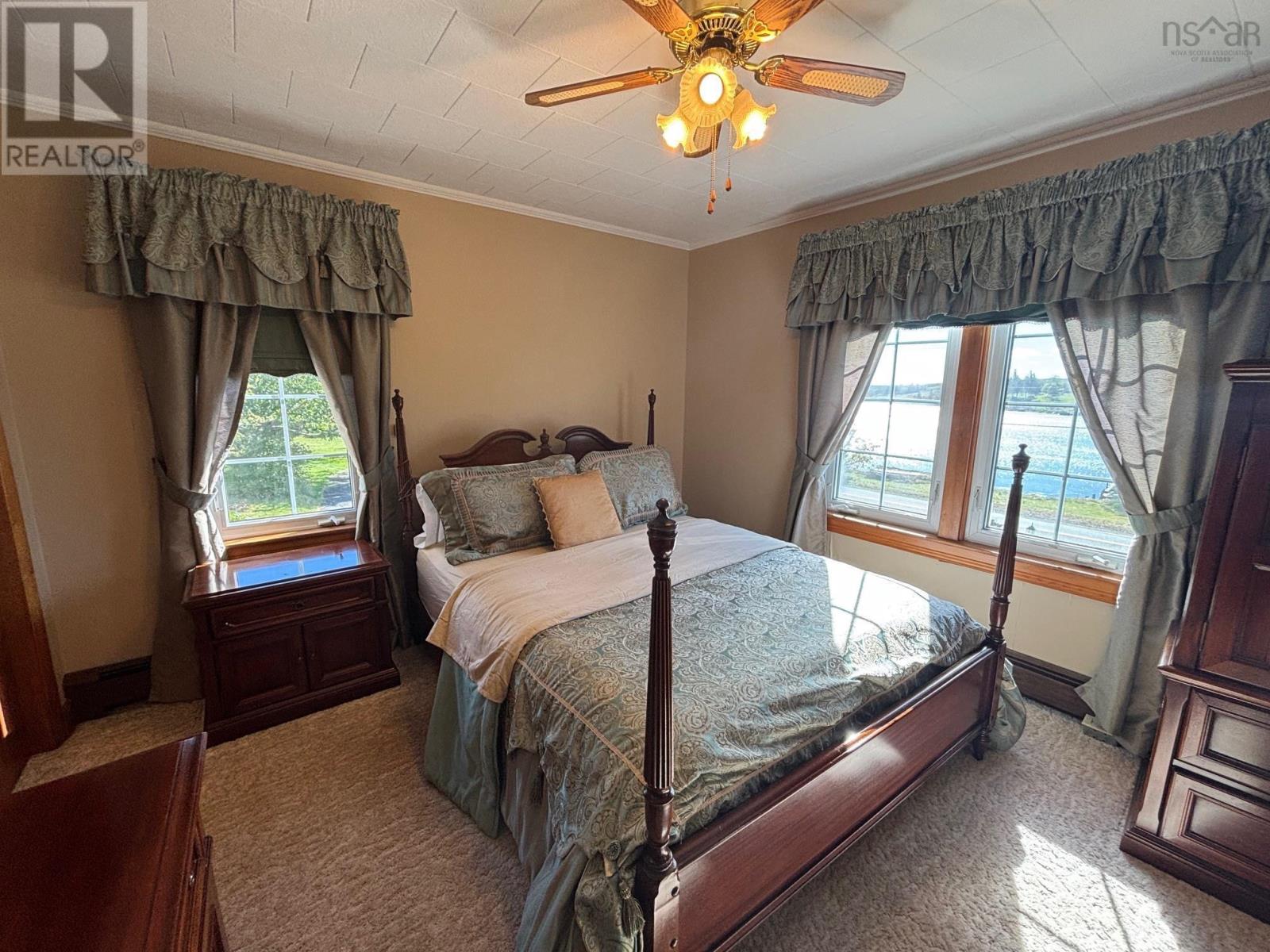 18467 Highway 7 Property Photo 30