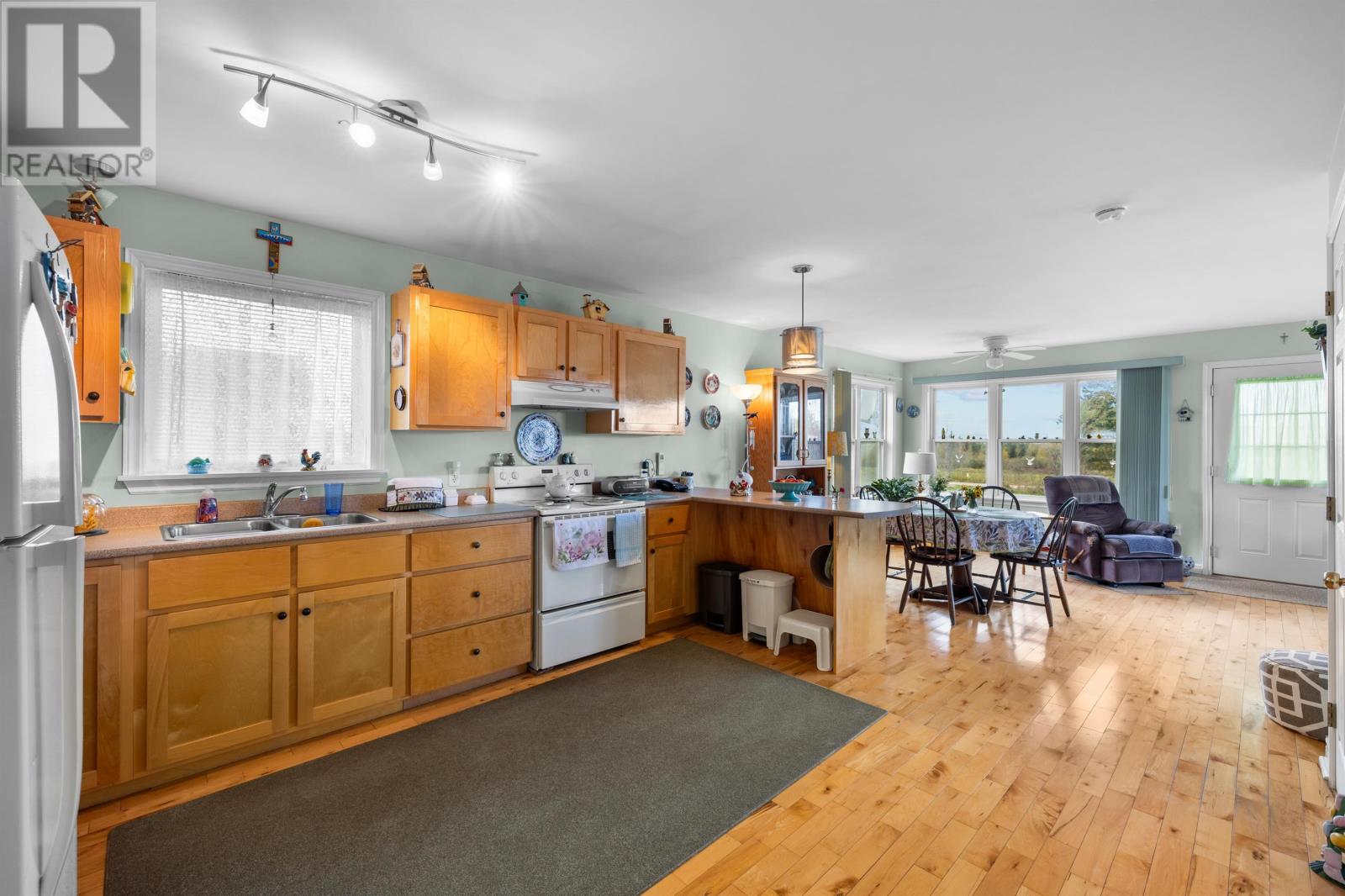 56 Woodhawk Lane Property Photo 3
