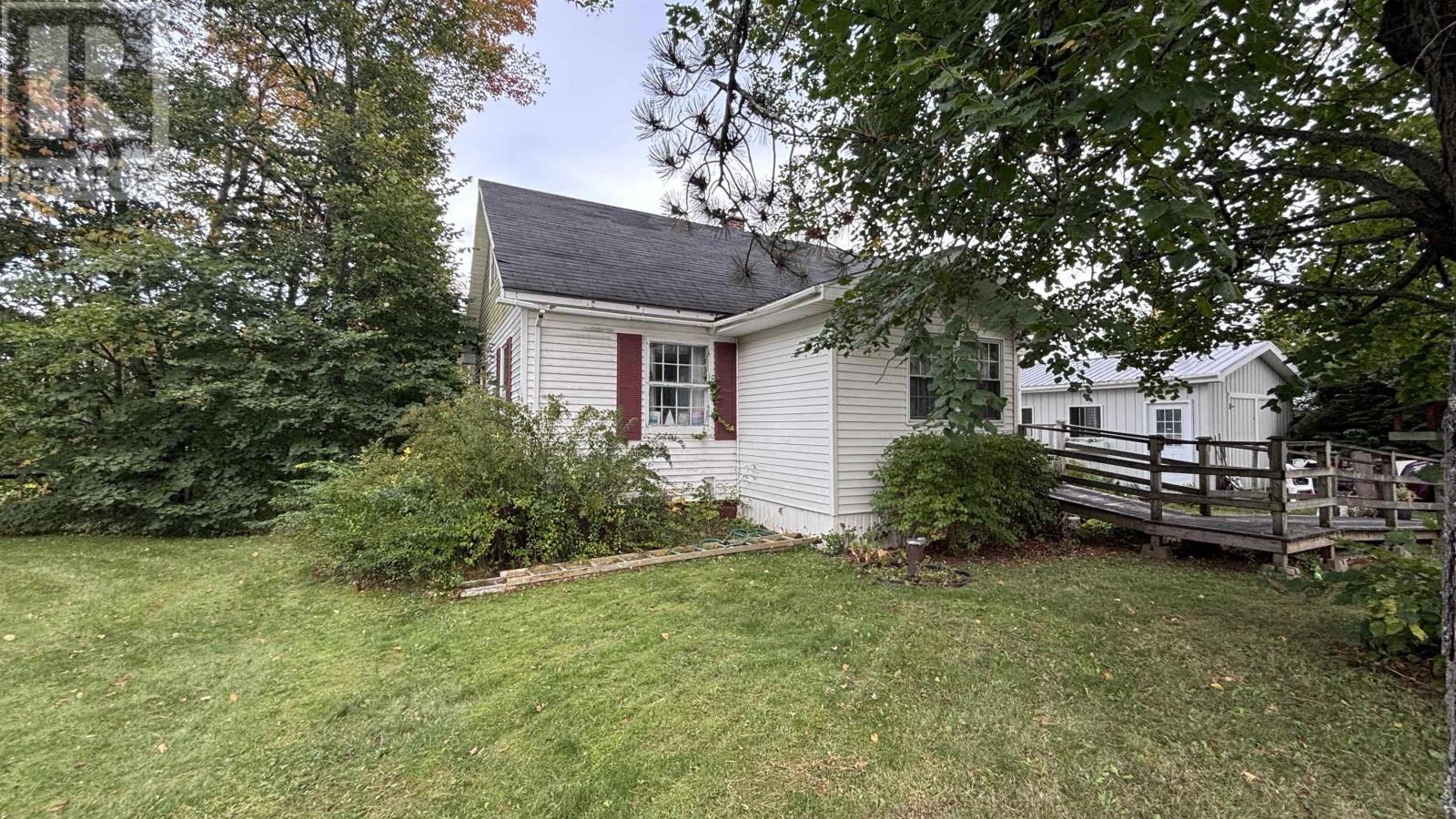 20 GREAT VILLAGE LORNEVALE Road Property Photo 1