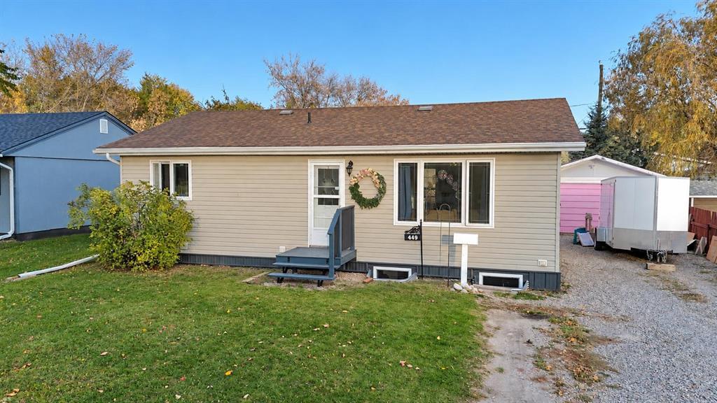 449 10th Avenue N Property Photo 1