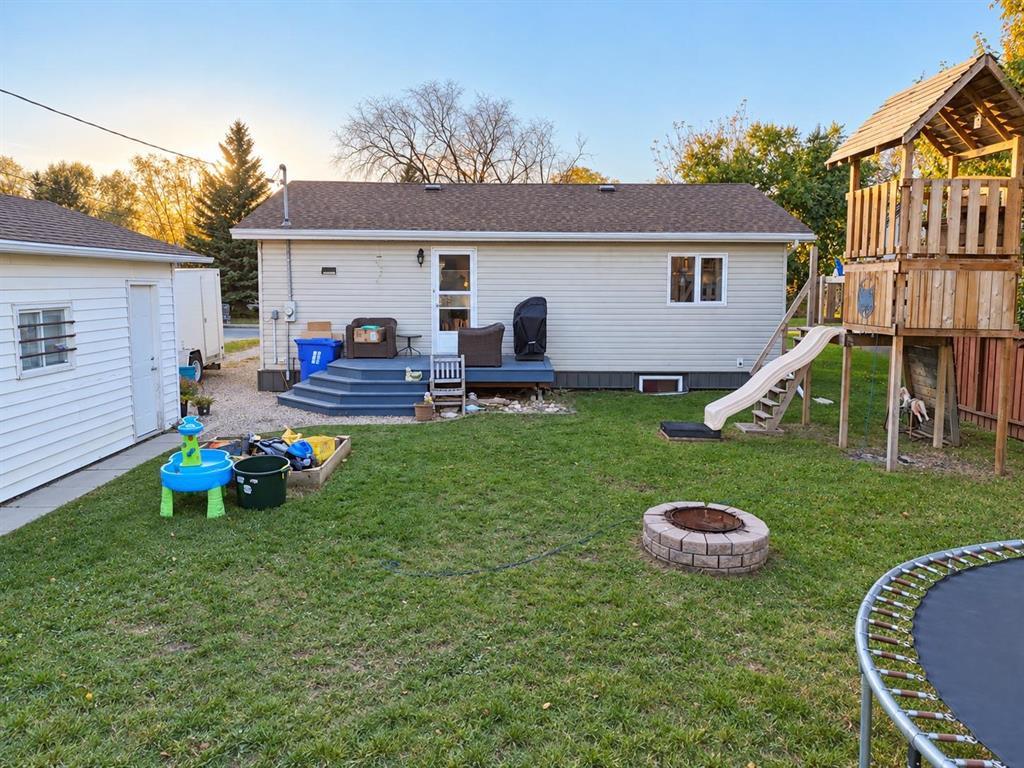 449 10th Avenue N Property Photo 2