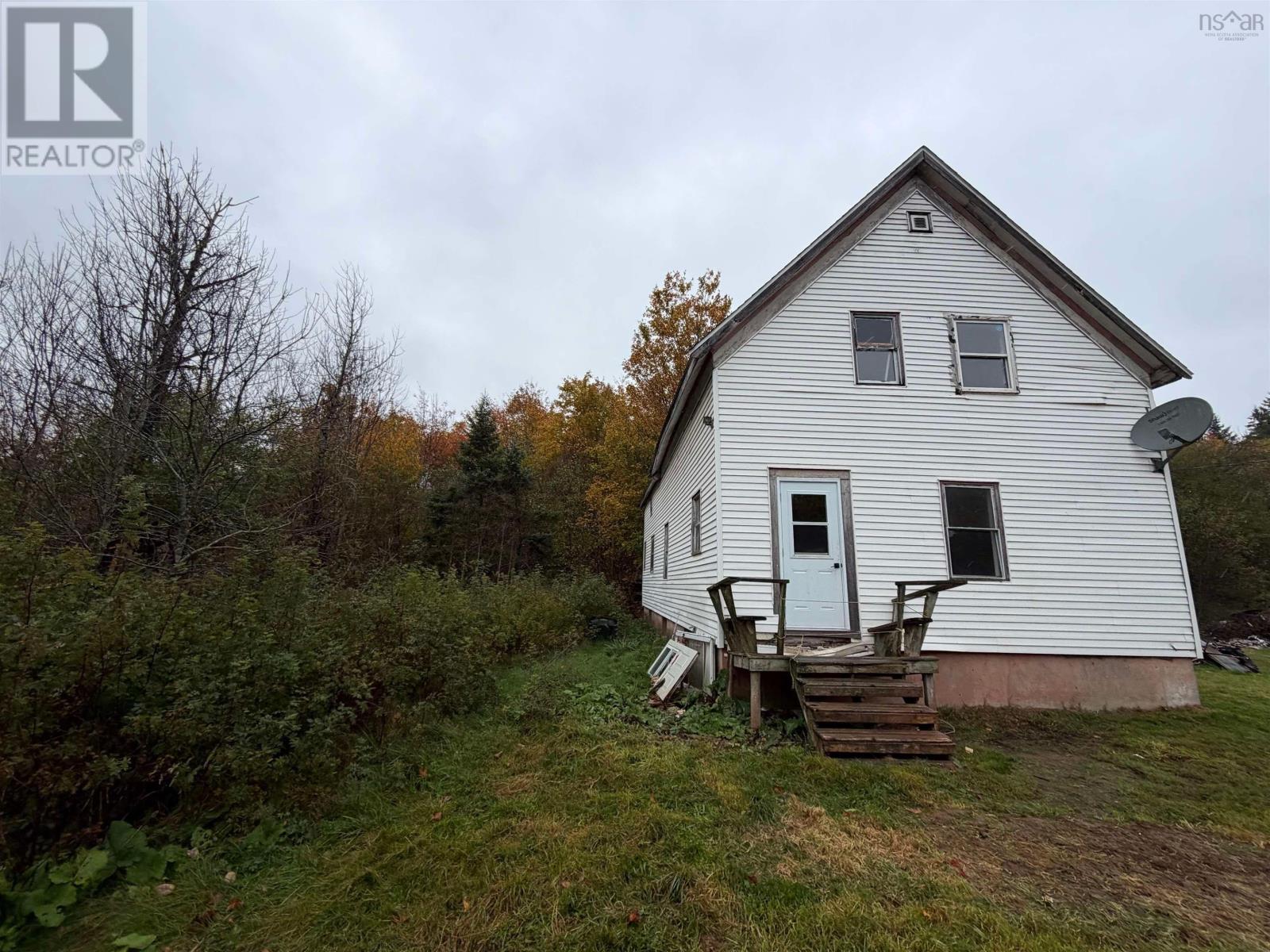 569 Pleasant Brook Road Property Photo 2