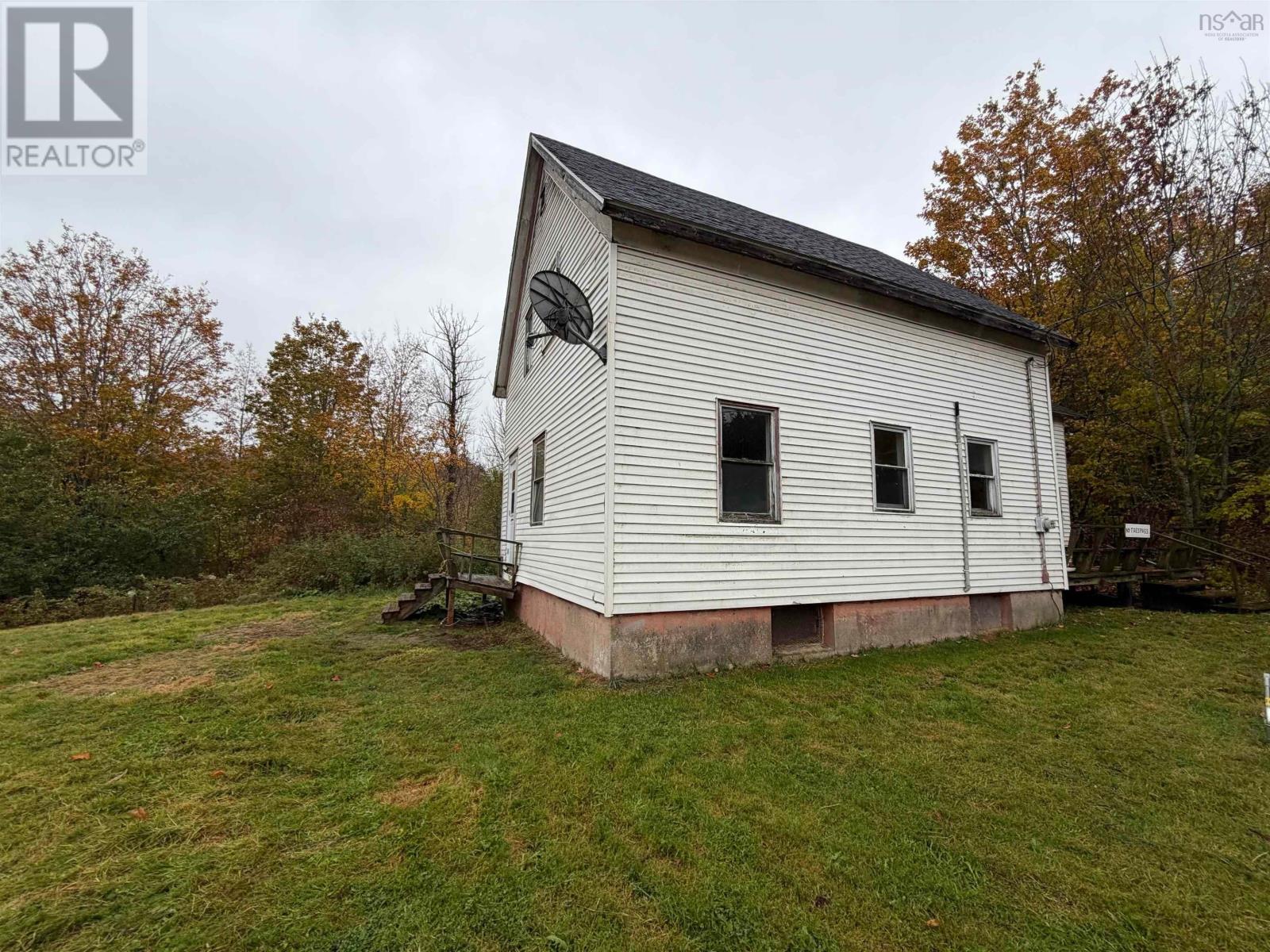 569 Pleasant Brook Road Property Photo 3