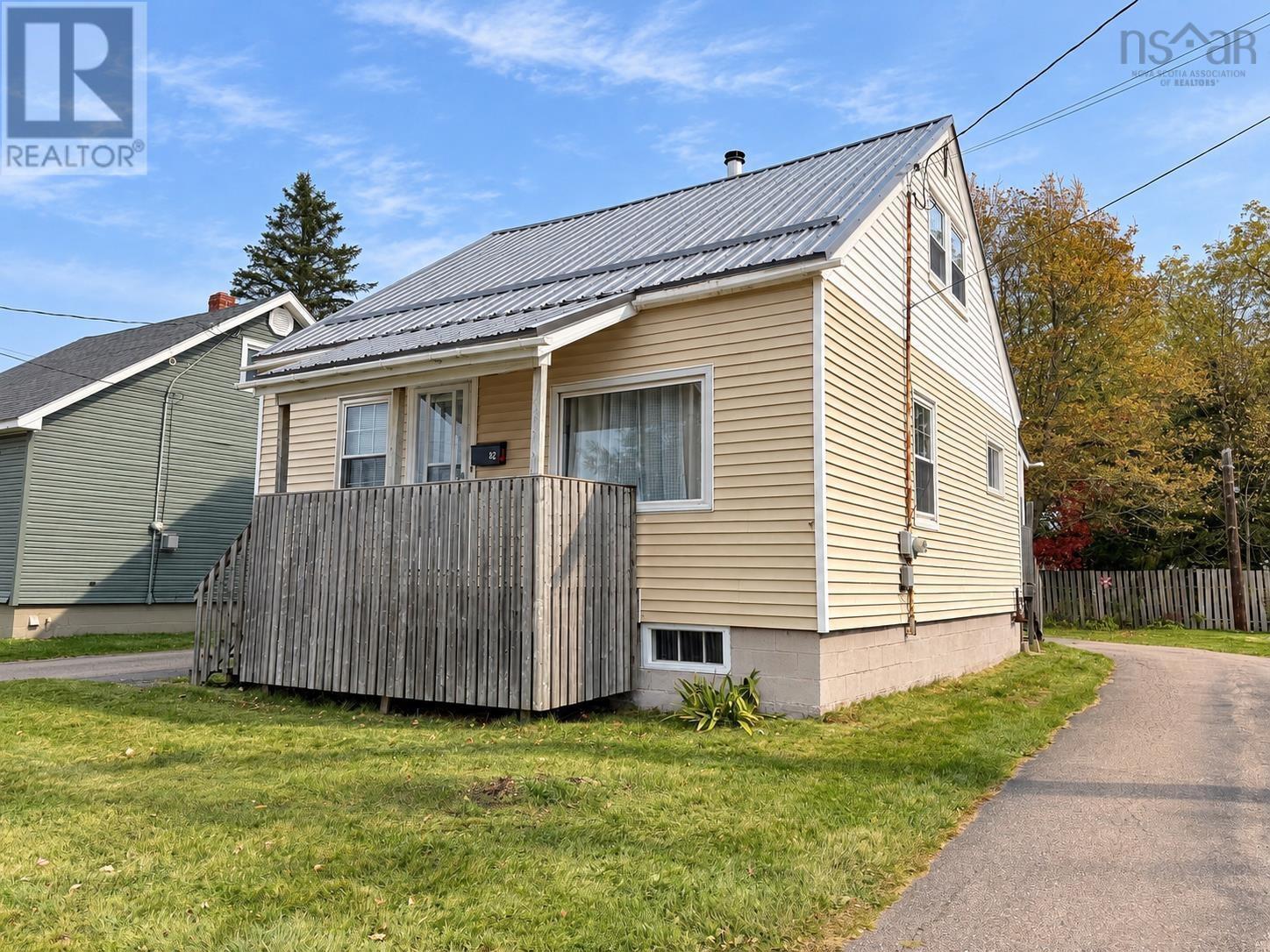 82 South Albion Street Property Photo 2