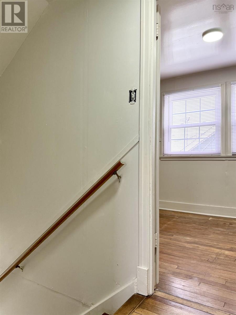 82 South Albion Street Property Photo 33