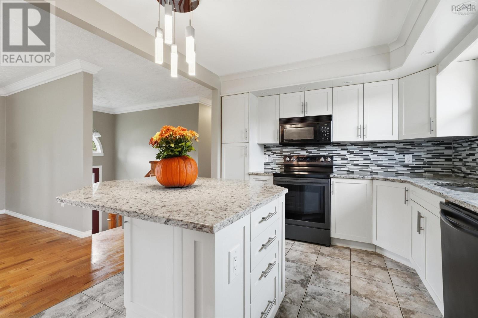 49 Mayflower Avenue Property Photo 6