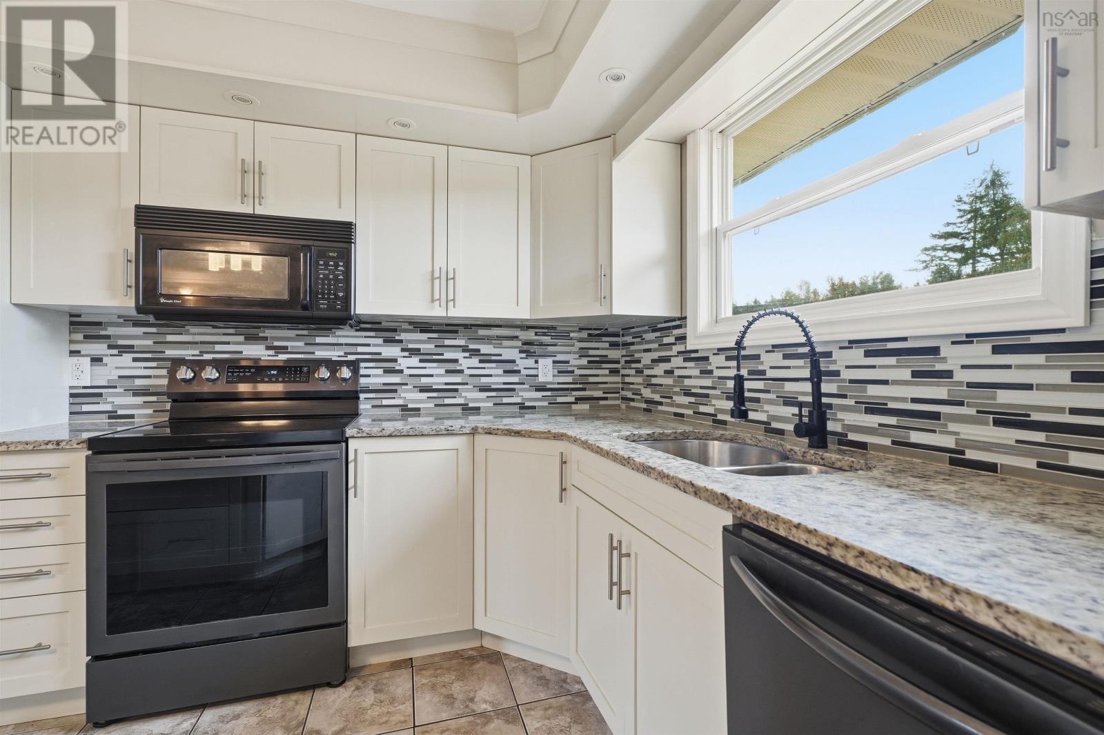 49 Mayflower Avenue Property Photo 7