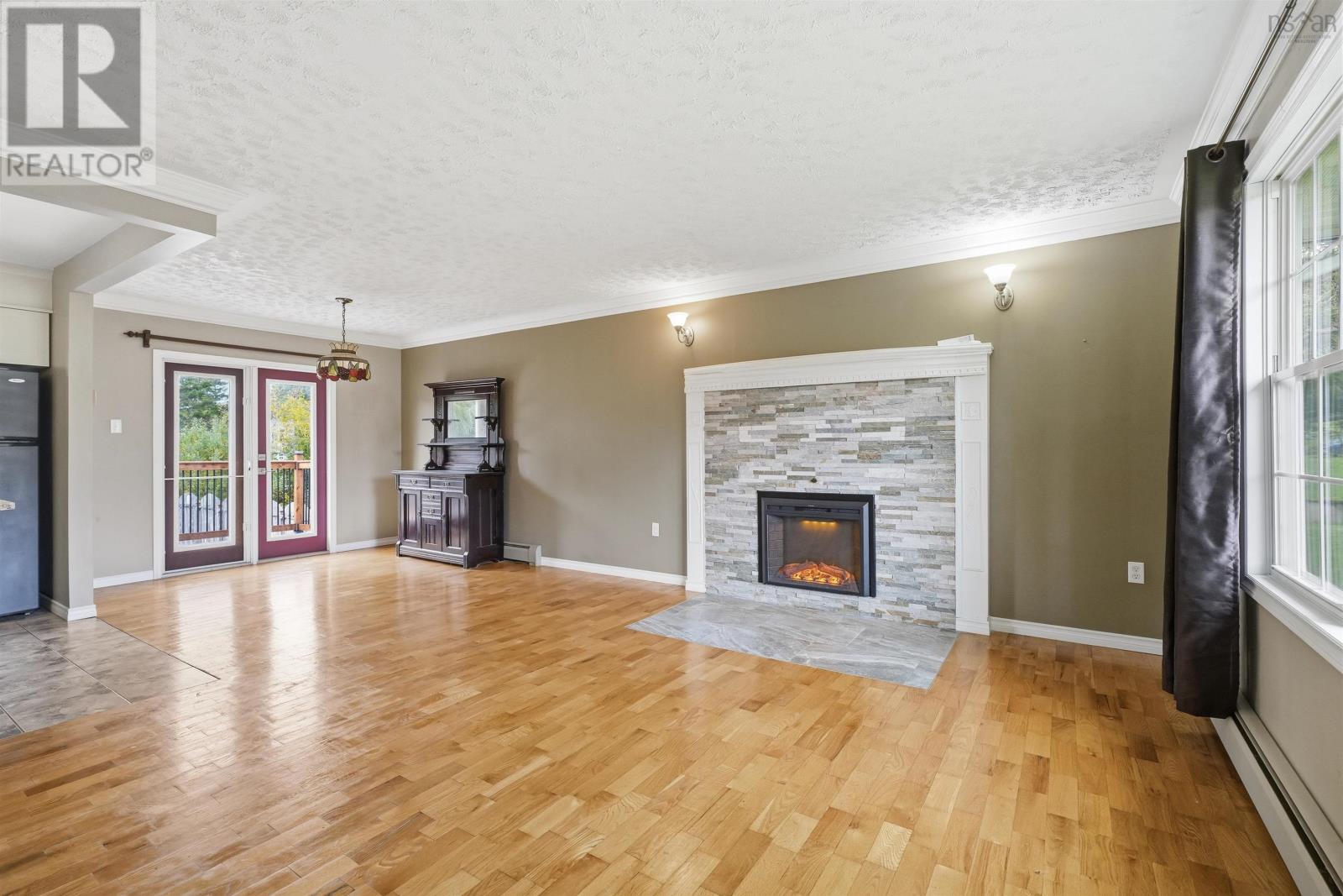 49 Mayflower Avenue Property Photo 9