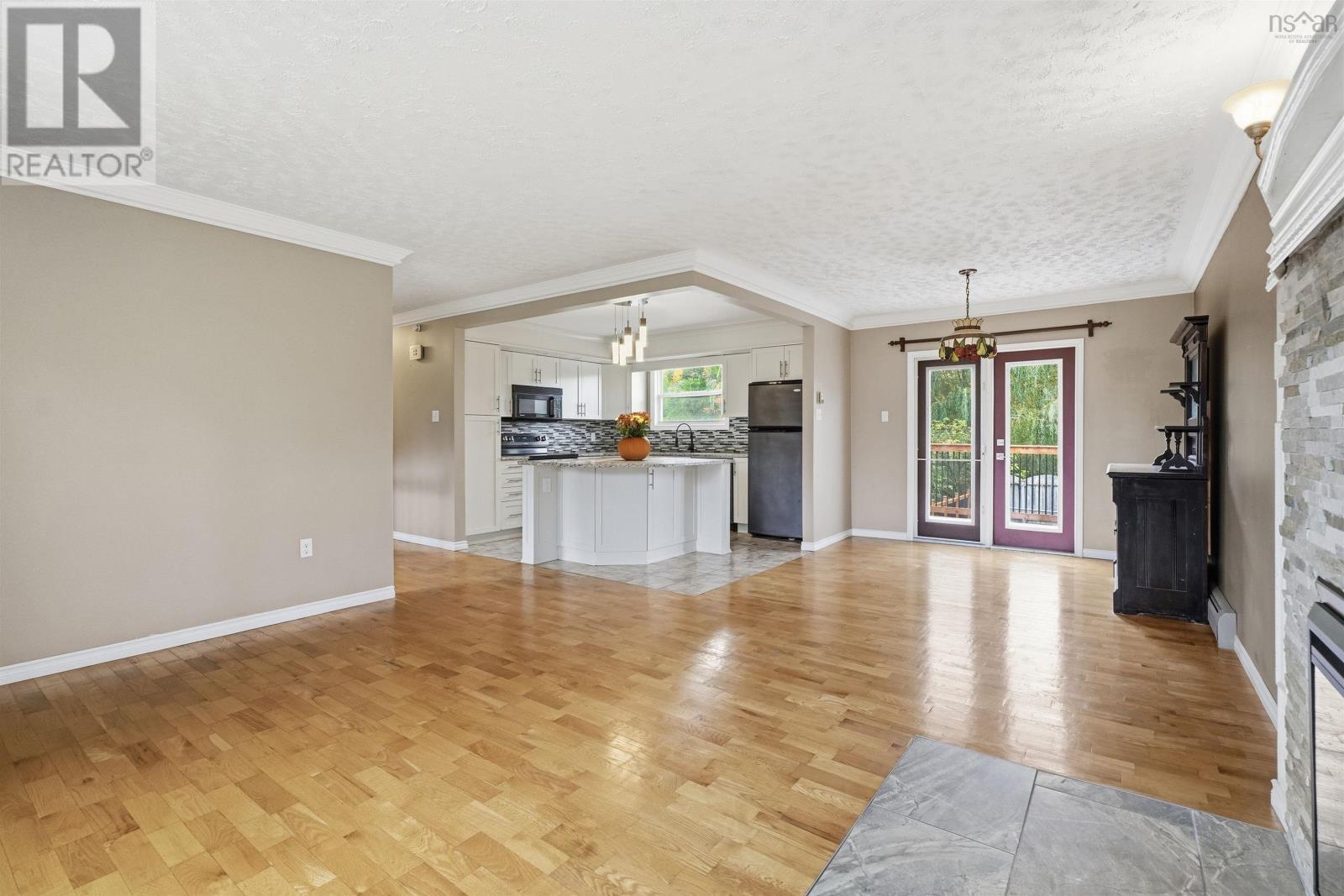 49 Mayflower Avenue Property Photo 11