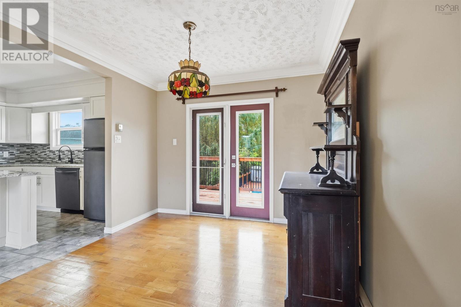 49 Mayflower Avenue Property Photo 14