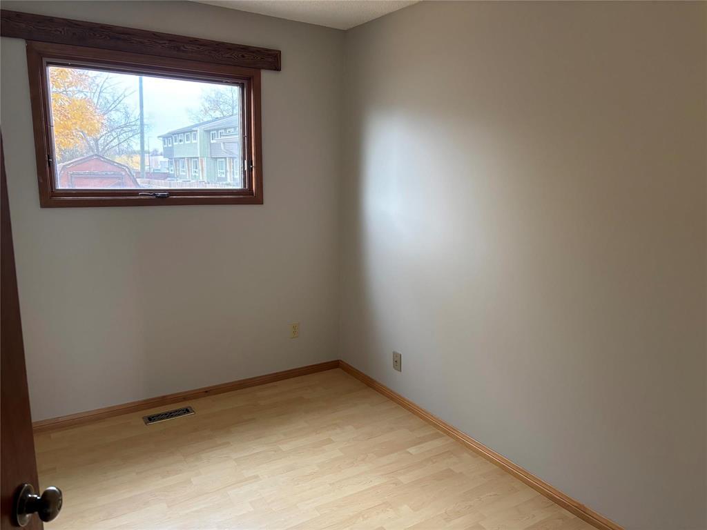 942 Summerside Avenue Property Photo 13
