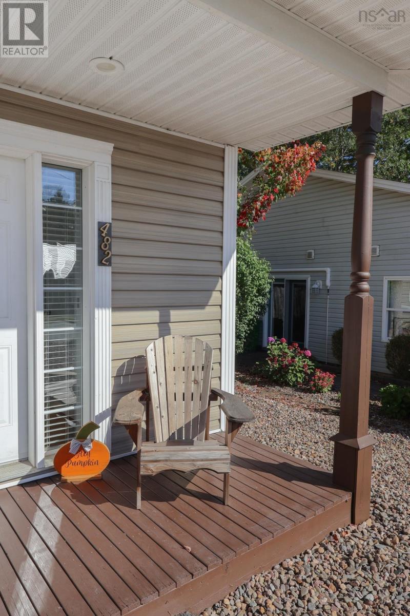 482 Glen Allan Drive Property Photo 4