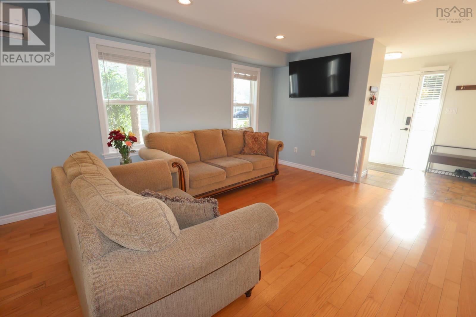 482 Glen Allan Drive Property Photo 6