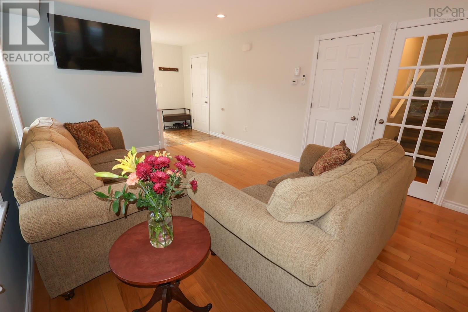 482 Glen Allan Drive Property Photo 8