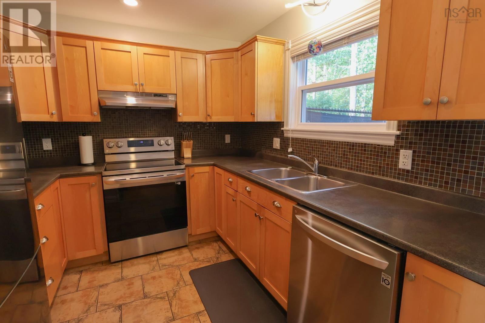 482 Glen Allan Drive Property Photo 14