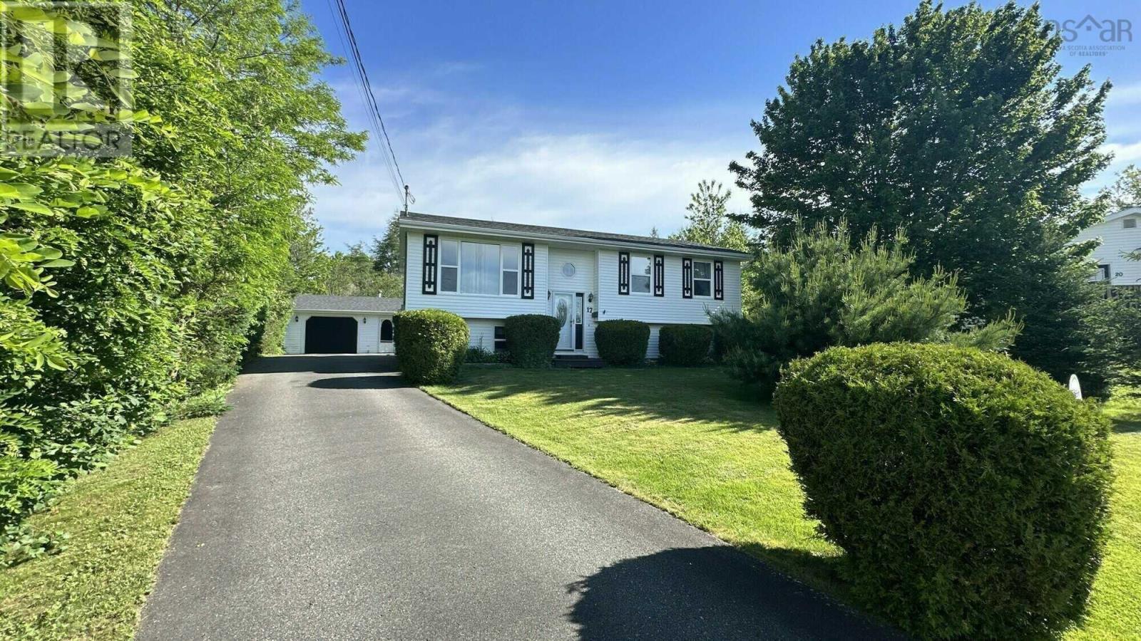 17 Menlow Court Property Photo 1
