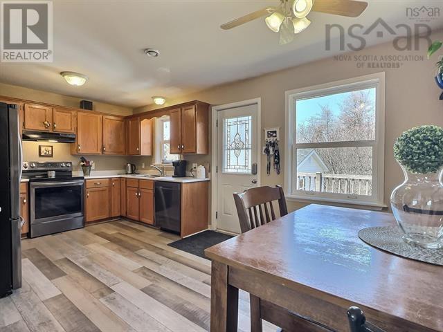 17 Menlow Court Property Photo 6