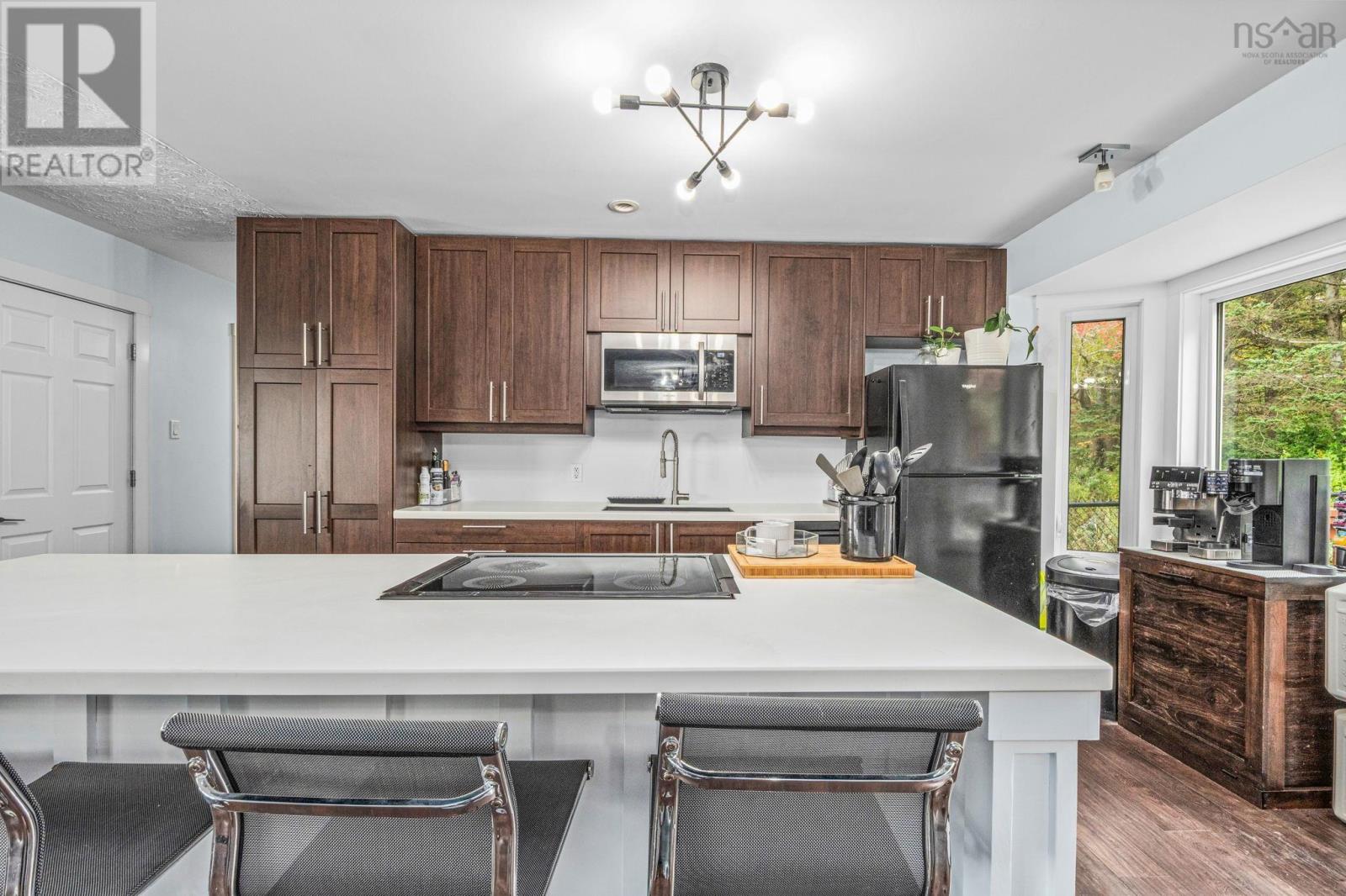 96 Regal Road Property Photo 3