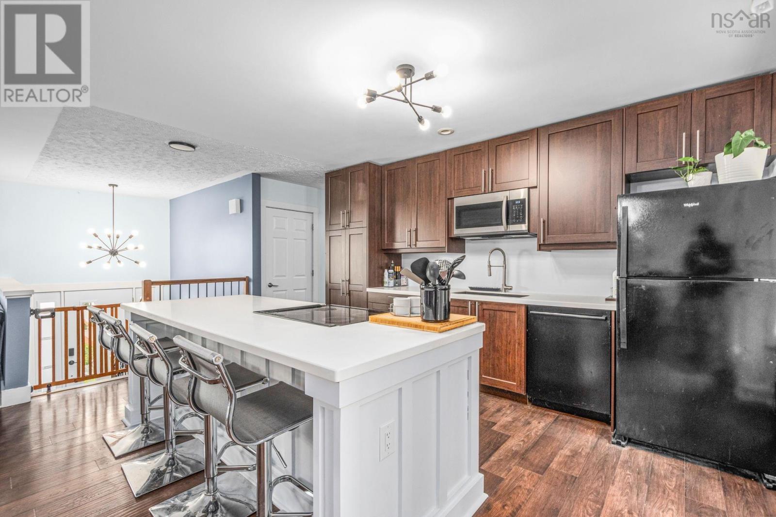 96 Regal Road Property Photo 4