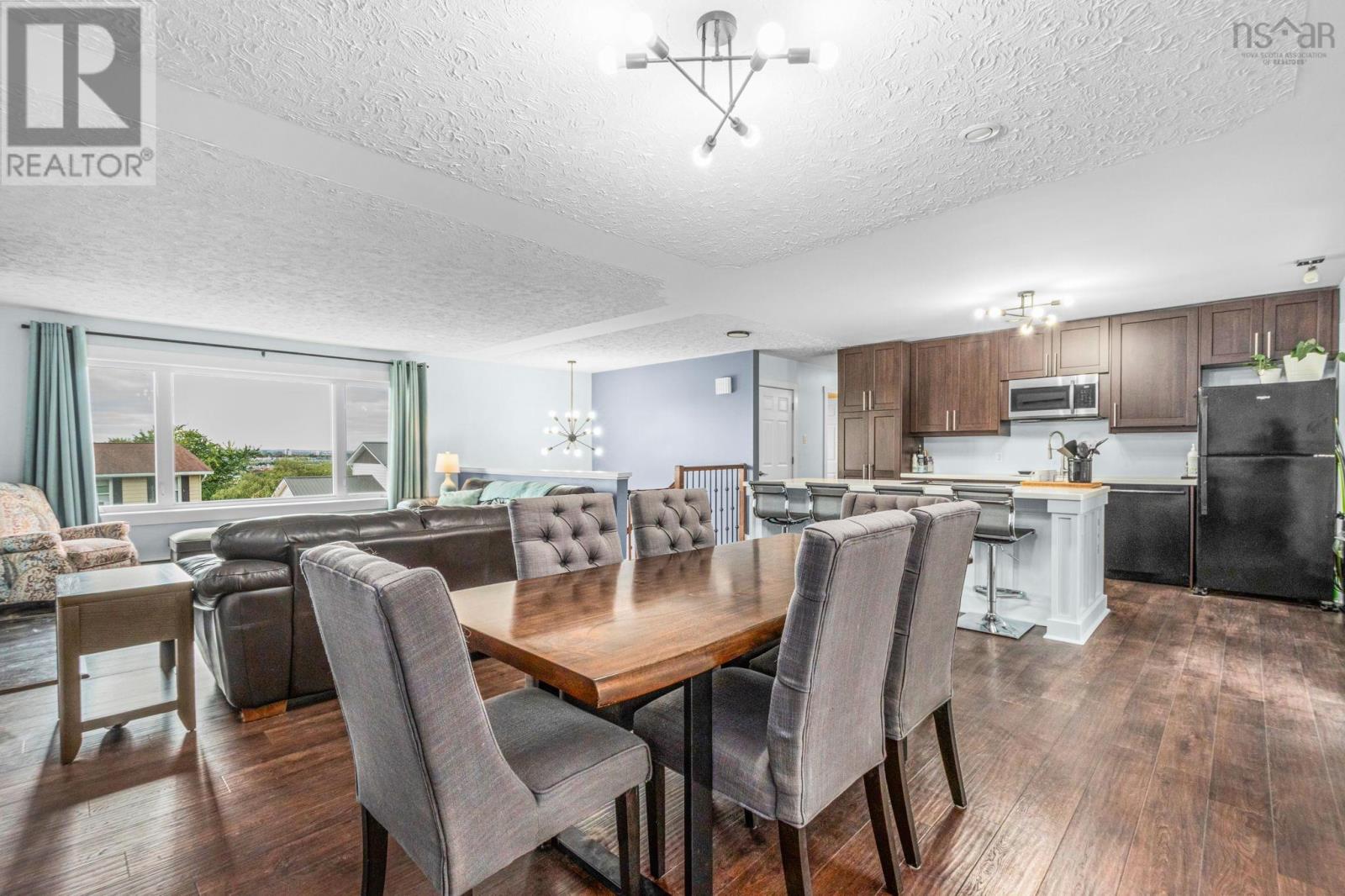 96 Regal Road Property Photo 9