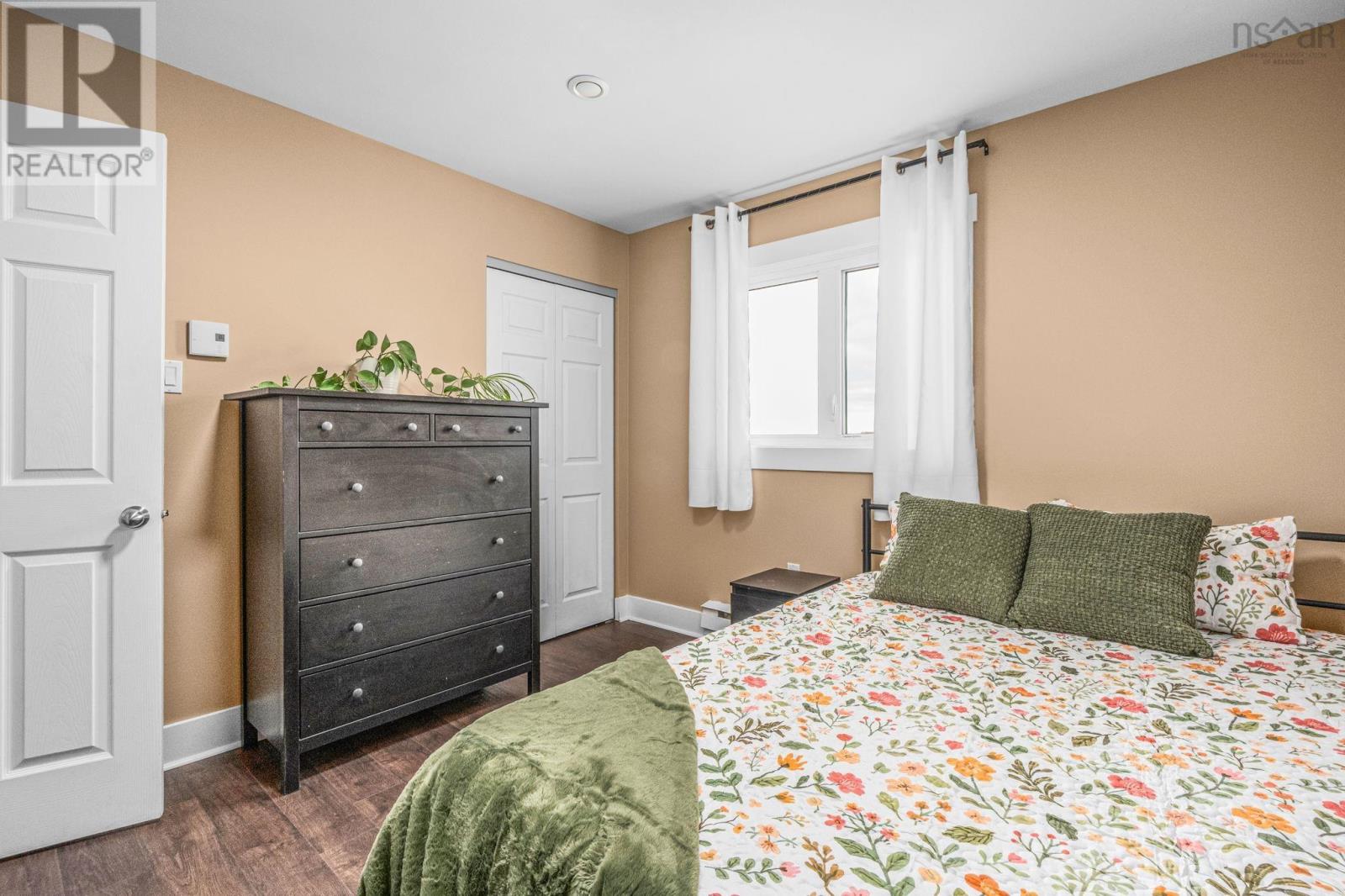 96 Regal Road Property Photo 17