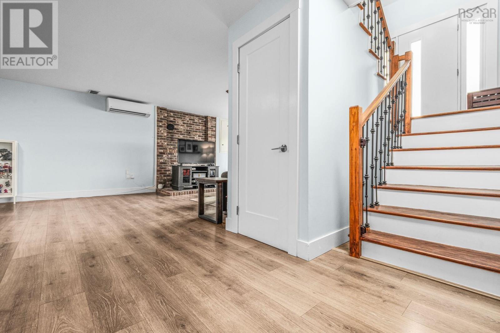 96 Regal Road Property Photo 21